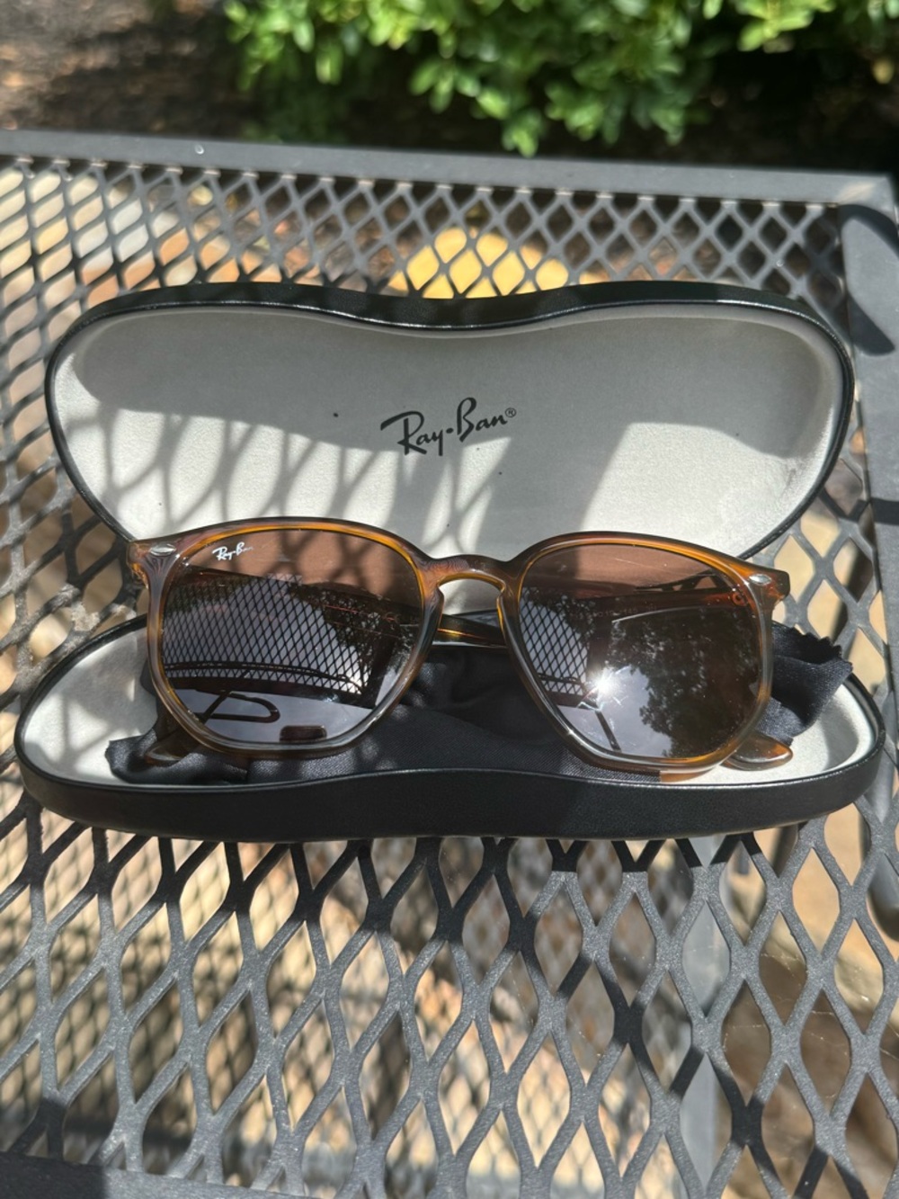 Ray-Ban Tortoise Shell Sunglasses Brown Lenses w/ Case RB Model Italy
